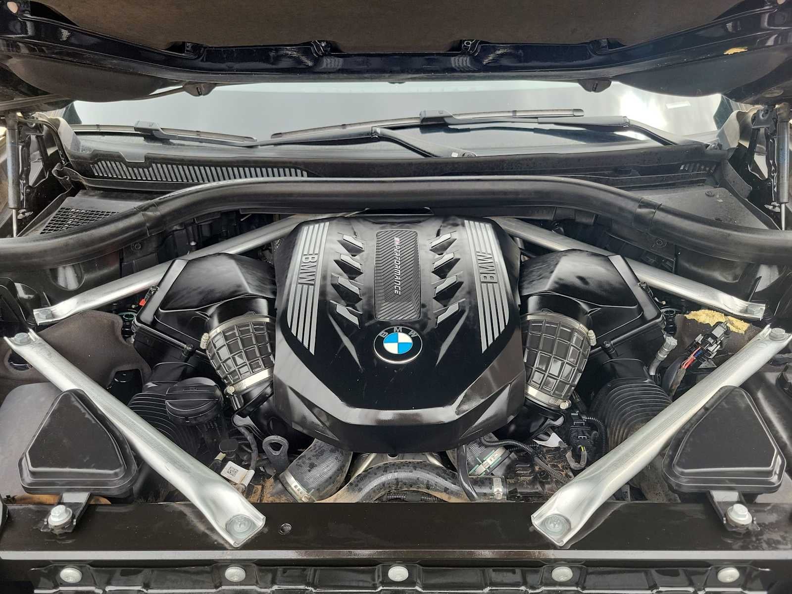2022 BMW X7 M50i