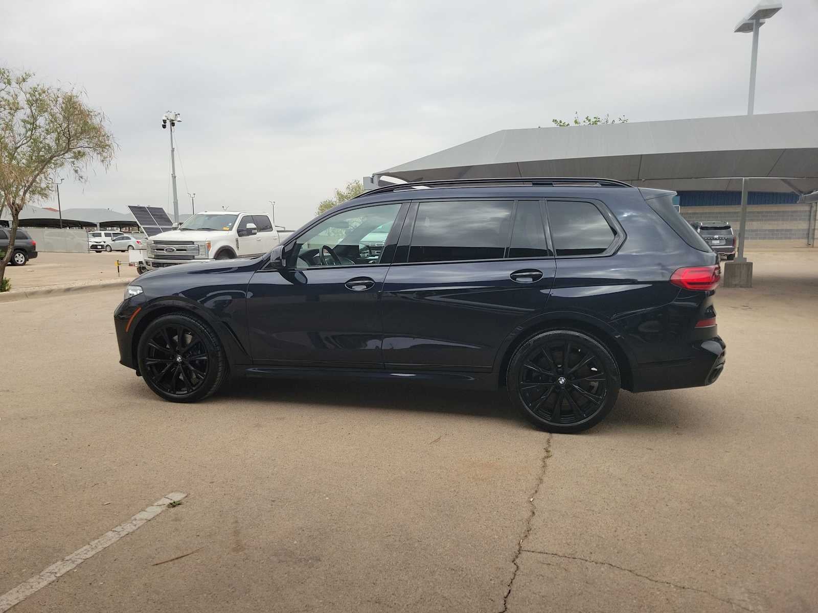 2022 BMW X7 M50i