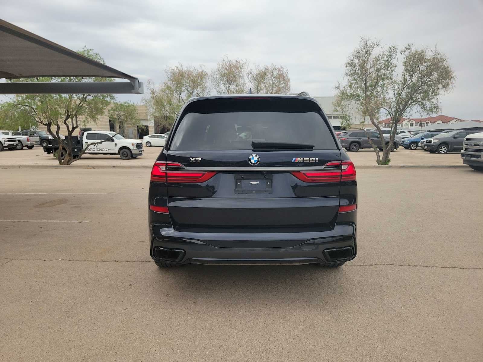 2022 BMW X7 M50i