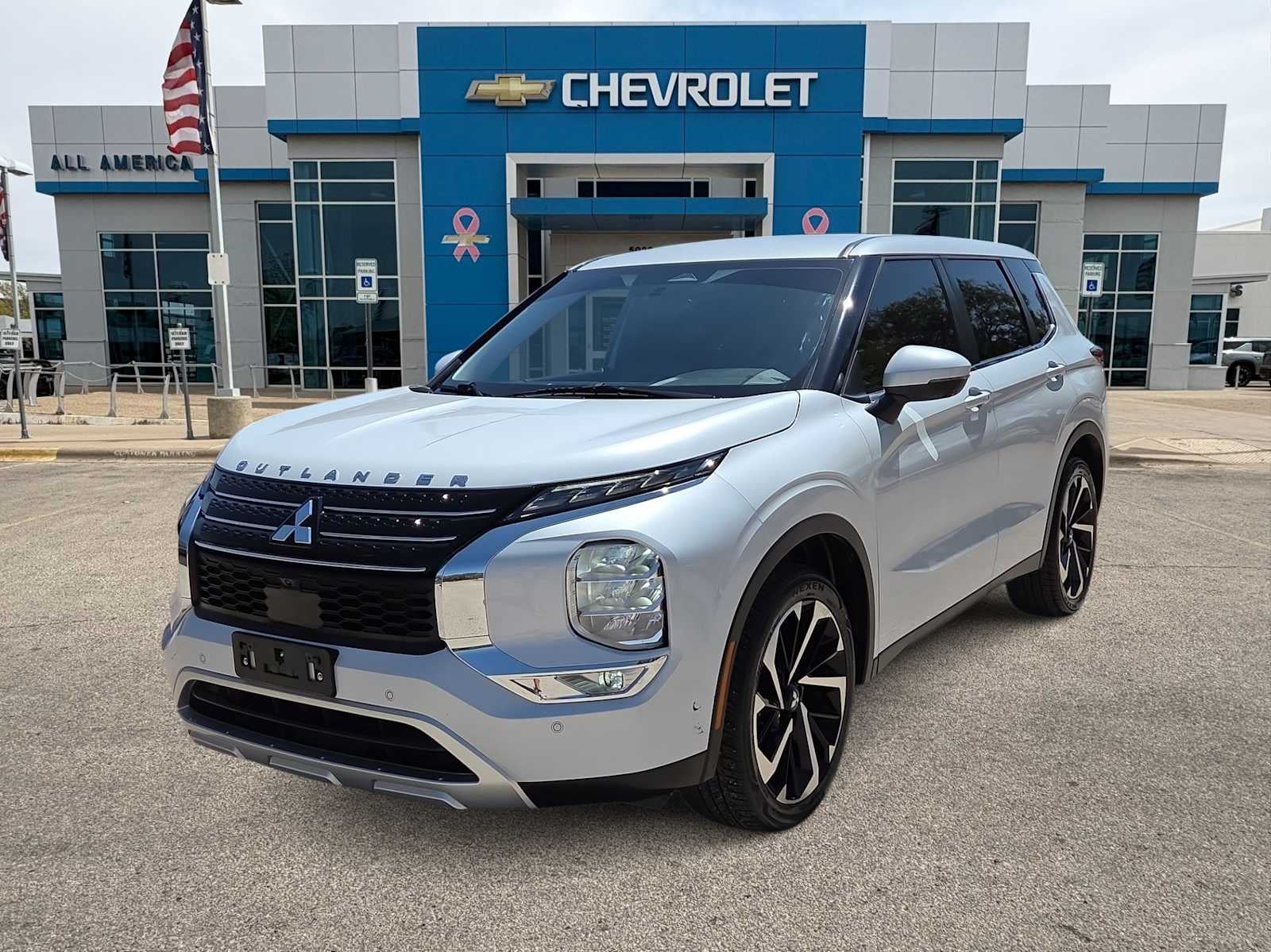 2023 Mitsubishi Outlander SE
