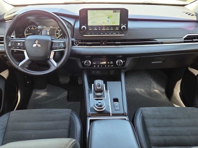 2023 Mitsubishi Outlander SE