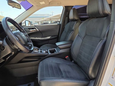 2023 Mitsubishi Outlander SE