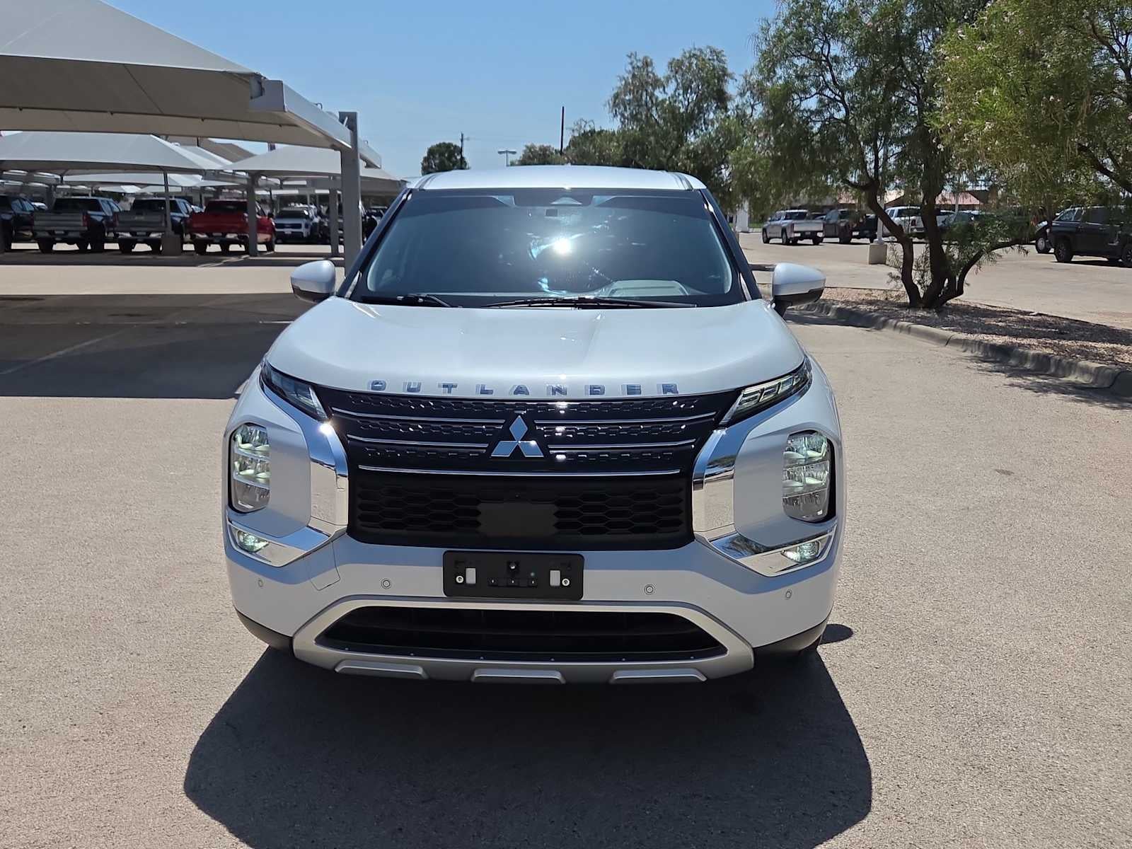 2023 Mitsubishi Outlander SE