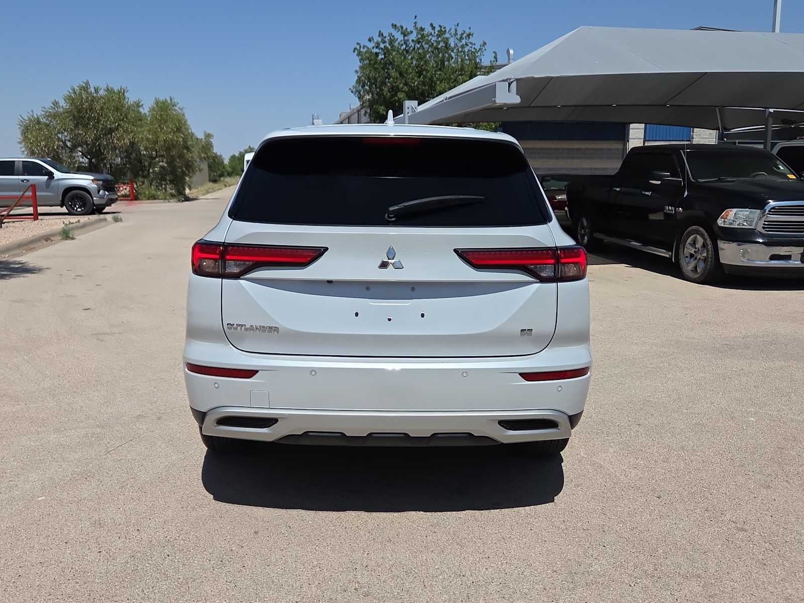 2023 Mitsubishi Outlander SE