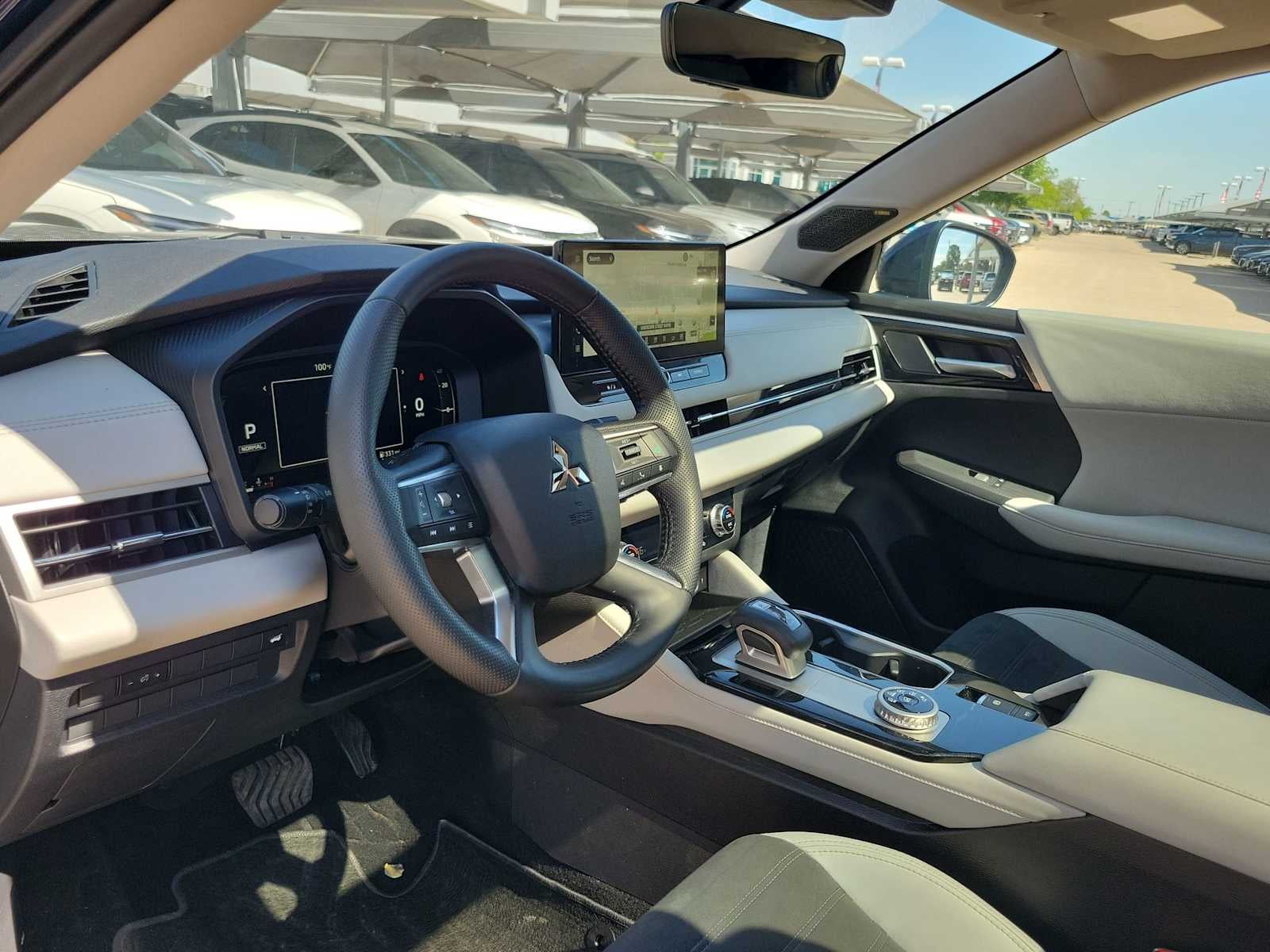 2025 Mitsubishi Outlander SE