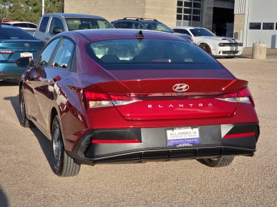2025 Hyundai Elantra SE