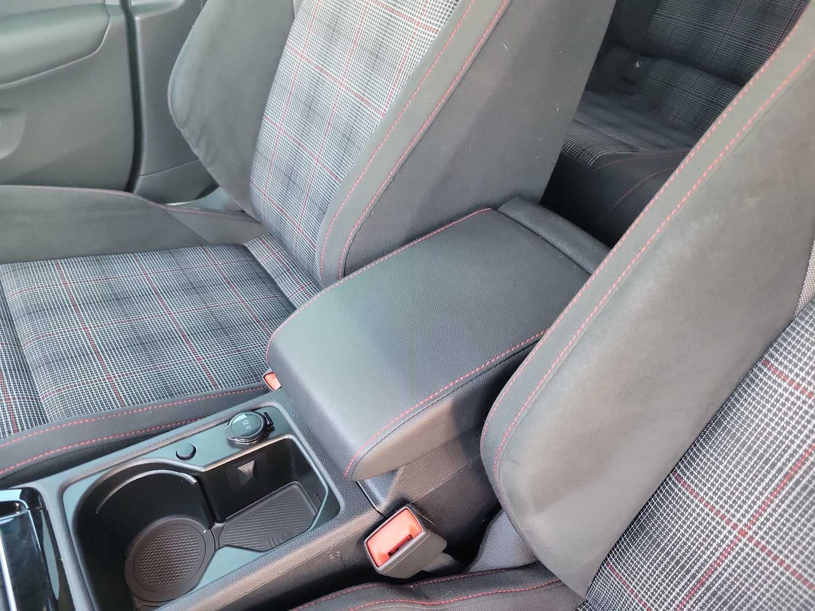 2024 Volkswagen Golf GTI 380 S