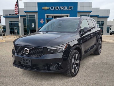 2023 Volvo XC40 Ultimate Dark Theme