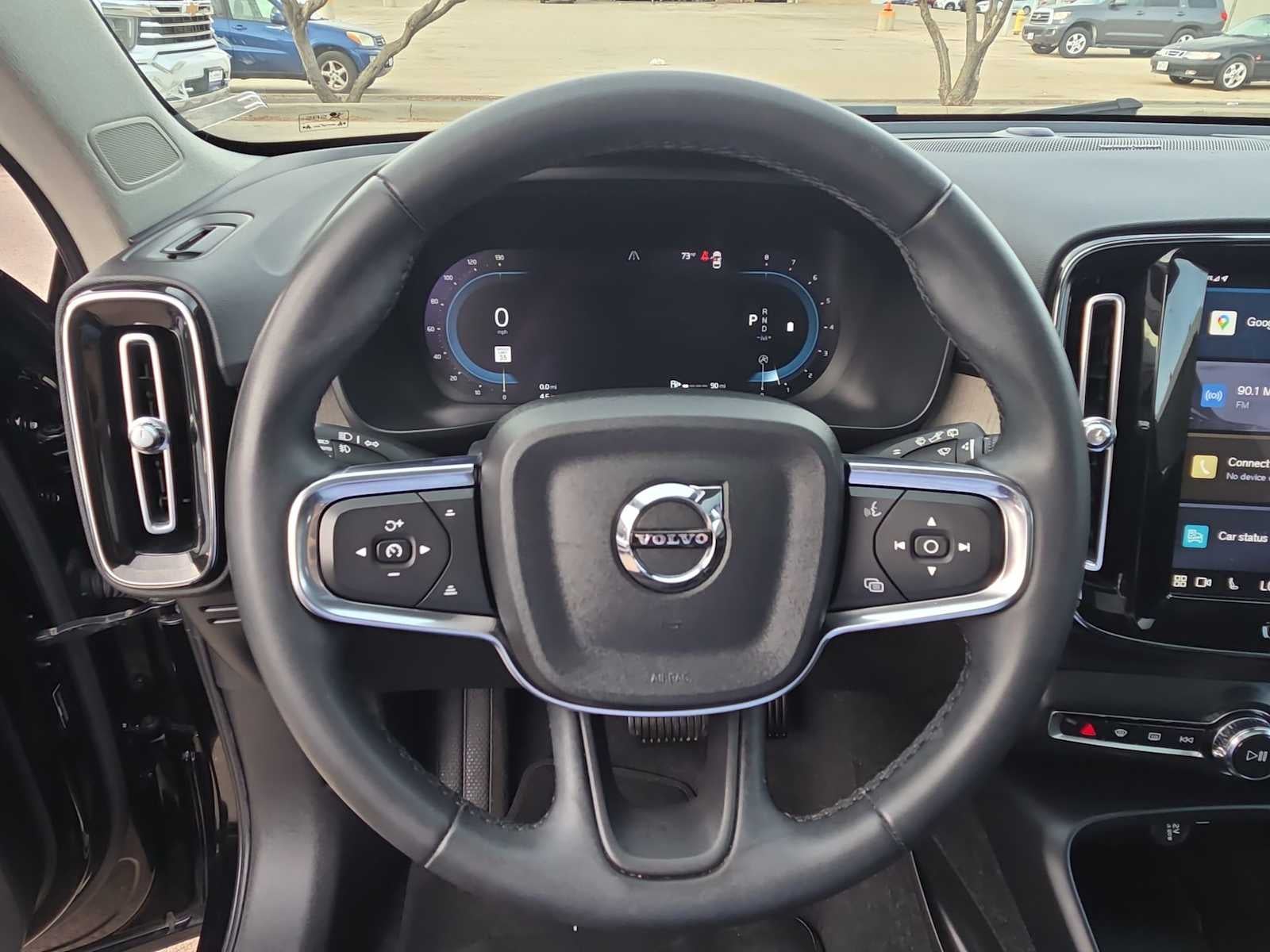 2023 Volvo XC40 Ultimate Dark Theme