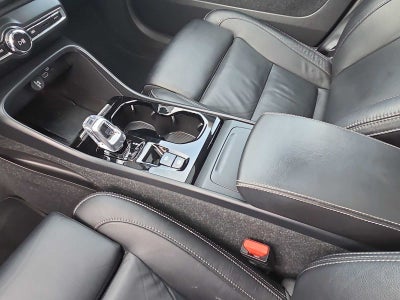 2023 Volvo XC40 Ultimate Dark Theme