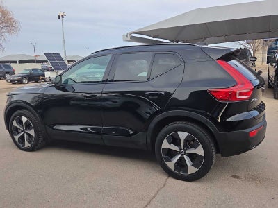 2023 Volvo XC40 Ultimate Dark Theme