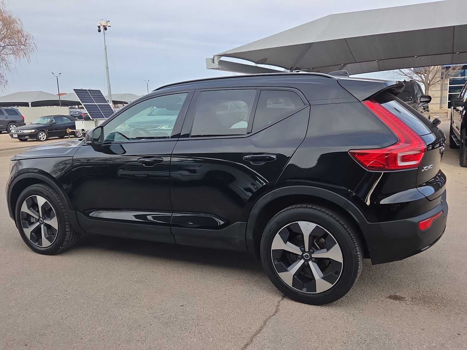 2023 Volvo XC40 Ultimate Dark Theme