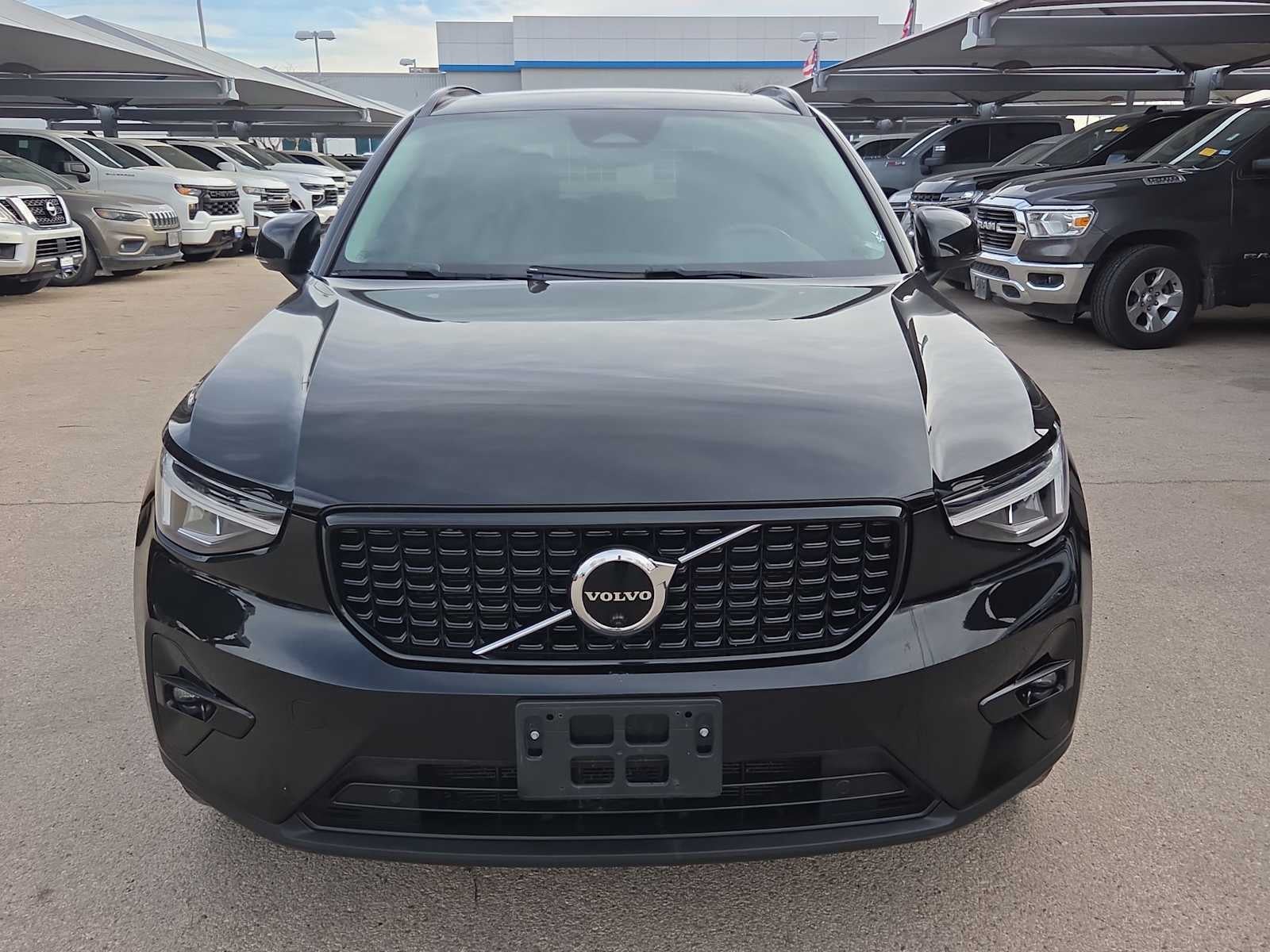 2023 Volvo XC40 Ultimate Dark Theme