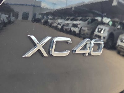 2023 Volvo XC40 Ultimate Dark Theme