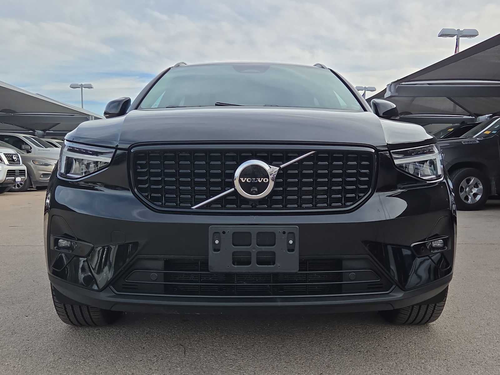 2023 Volvo XC40 Ultimate Dark Theme